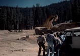Сцена из фильма Чудовище озера Крейтер / The Crater Lake Monster (1977) Чудовище озера Крейтер сцена 3
