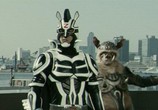 Сцена из фильма Зебрамен 2: Атака на Зебра-Сити / Zeburâman: Zebura Shiti no gyakushû (2010) Человек-зебра 2: Атака на Зебра-Сити сцена 1