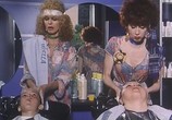 Сцена из фильма Рабочий и парикмахерша / Metalmeccanico e parrucchiera in un turbine di sesso e di politica (1996) 