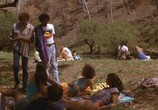 Сцена из фильма Живущие на грани / The Fringe Dwellers (1986) Живущие на грани сцена 3