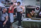 Сцена из фильма За решёткой / Me'Ahorei Hasoragim (1984) За решёткой сцена 2