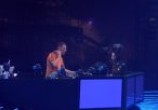 Сцена из фильма DJ Tiesto: In Concert 2003 (2012) DJ Tiesto: In Concert 2003 сцена 2