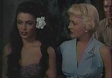 Сцена из фильма К востоку от Суматры / East of Sumatra (1953) 