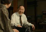 Сцена из фильма Токийская семья / Tokyo kazoku (2013) Токийская семья сцена 1