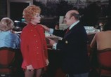 Сцена из фильма Люси везёт на людей / Lucy Gets Lucky (1975) Люси везёт на людей сцена 11