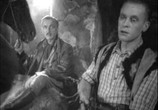 Сцена из фильма Золотая тропа (1945) Золотая тропа сцена 2