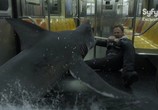 Сцена из фильма Акулий торнадо 2 / Sharknado 2: The Second One (2014) Акулий торнадо 2 сцена 5