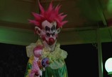 Сцена из фильма Клоуны-убийцы из космоса / Killer Klowns from Outer Space (1988) Клоуны-убийцы из космоса сцена 1
