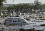 Сцена из фильма Discovery: Цунами. Глазами очевидцев / Tsunami. Caught on camera (2010) 