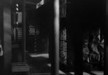 Сцена из фильма Призрак едет на Запад / The Ghost Goes West (1935) 