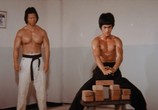 Сцена из фильма Клоны Брюса Ли / Shen wei san meng long (1980) Клоны Брюса Ли сцена 1