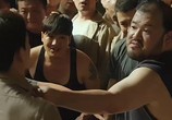 Фильм Безжалостный / Boolhandang: nabbeun nomdeului sesang (2017) - cцена 3
