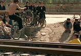 Сцена из фильма Пекинский велосипед / Shiqi sui de dan che (2000) Пекинский велосипед сцена 15