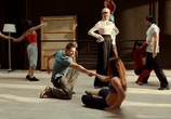 Сцена из фильма Люби и танцуй / Kochaj i tancz (2009) 