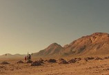 Сцена из фильма Тропа гиены / Hyena Road (2015) Тропа гиены сцена 6