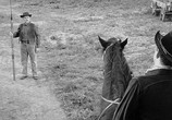 Сцена из фильма Террор в техасском городке / Terror in a Texas Town (1958) 