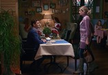 Сцена из фильма Приличная семья сдаст комнату (2018) Приличная семья сдаст комнату сцена 1