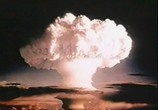 Сцена из фильма Фрагменты ядерных взрывов 1950-1970 годов (2009) 