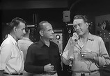 Сцена из фильма Атомная подводная лодка / The Atomic Submarine (1960) Атомная подводная лодка сцена 3