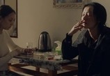 Сцена из фильма Горькие цветы / Xia hai (2017) Горькие цветы сцена 9