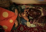 Сцена из фильма Неспелые гранаты / Anar Haye Naras (2014) Неспелые гранаты сцена 2