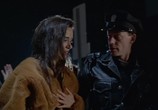 Сцена из фильма Я люблю мужчину в униформе / I Love a Man in Uniform (1993) Я люблю мужчину в униформе сцена 9