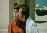 Сцена из фильма Высокие каблучки / Docteur Popaul (1972) 