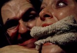 Сцена из фильма Техасская резня бензопилой / The Texas Chain Saw Massacre (1974) Техасская резня бензопилой сцена 2
