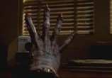 Сцена из фильма Рука-убийца / Idle Hands (1999) Рука-убийца сцена 10