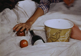 Сцена из фильма На смертном одре: Постель-людоед / Death Bed: The Bed That Eats (1977) 