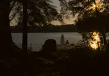 Сцена из фильма Соколиное озеро / Falcon Lake (2022) 
