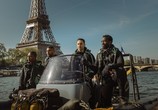 Сцена из фильма Акулы в Париже / Sous la Seine (2024) 